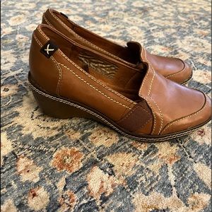 EUC Dr. Scholl’s size 6 wedge shoes